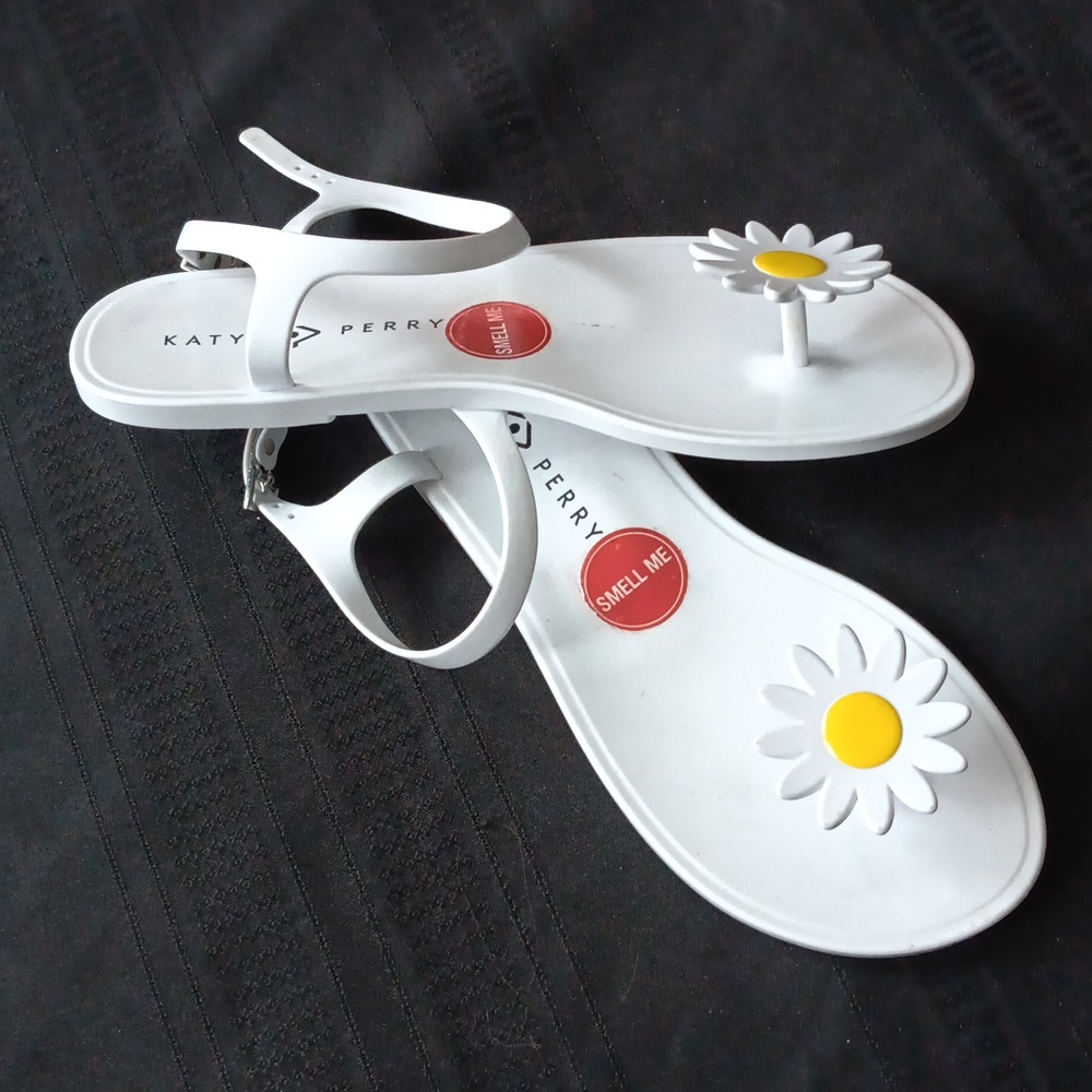Katy Perry "The Geli" Daisy Sandals. Size US9. - Picture 2 of 4